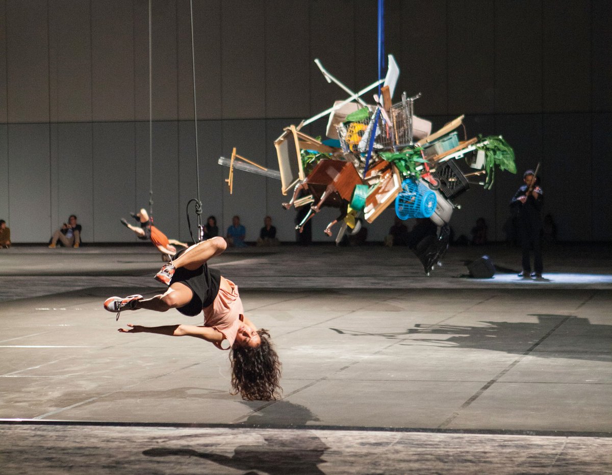 Abraham Cruzvillegas, Autoreconstrucción: To Insist, to Insist, to Insist. Performer: Bárbara Foulkes Photo: © Vanessa Ruiz