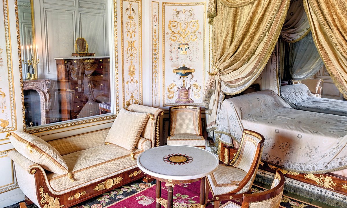 Where Marie Antoinette laid her head: Fontainebleau's reinstated ...