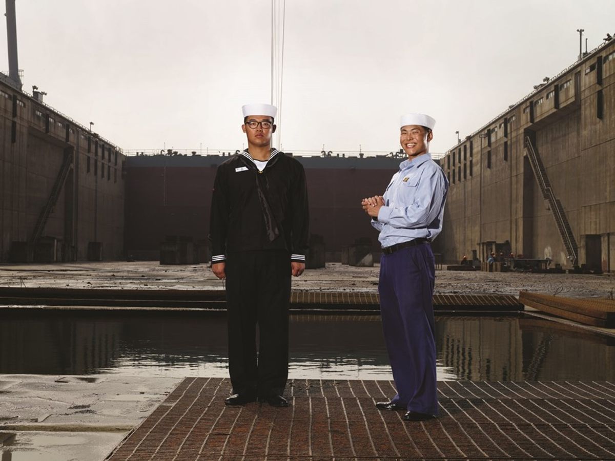 Heinkuhn Oh, A laughing sergeant and a private E-2 at attention, (October 2010, 2010) Courtesy the artist