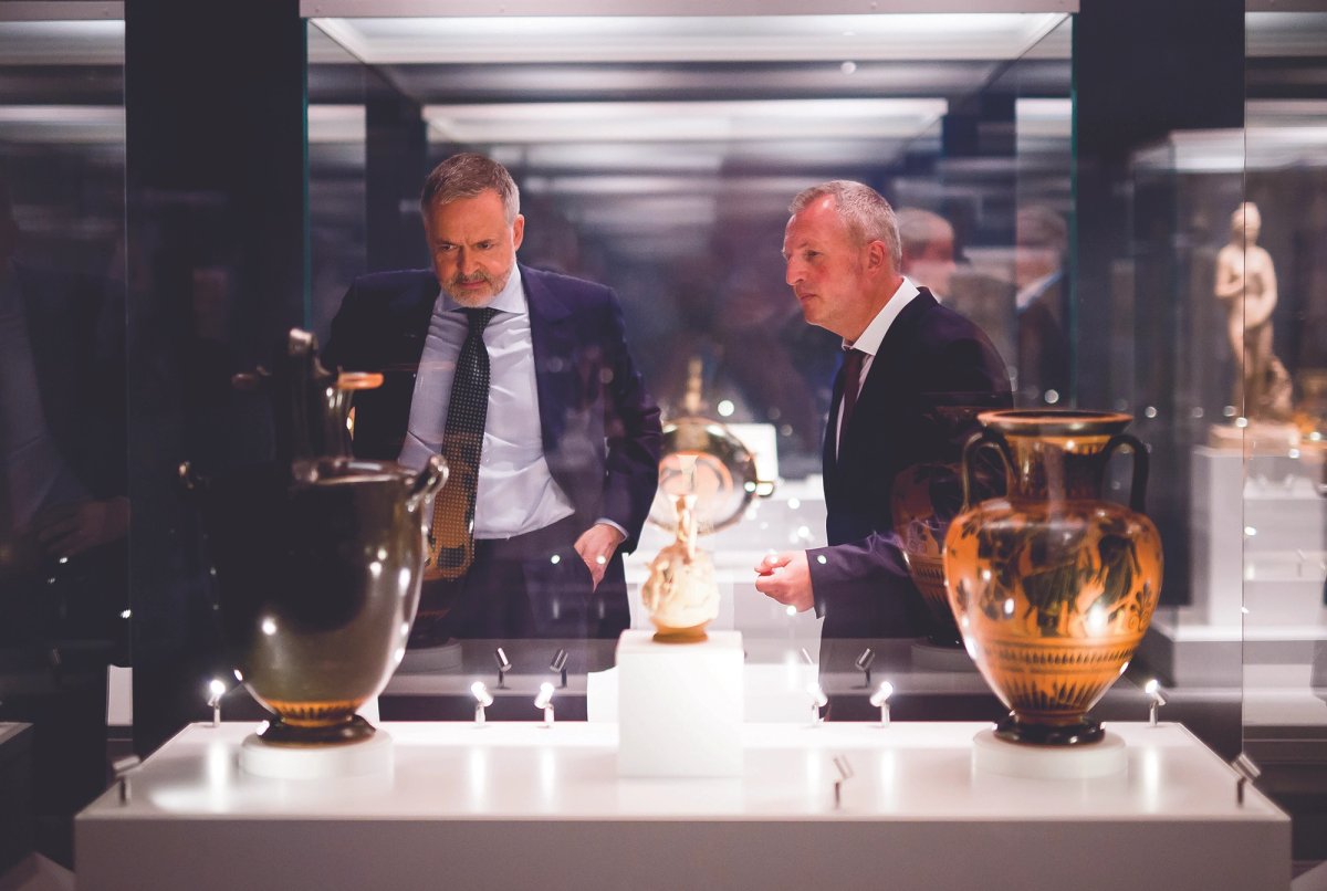 The British Museum’s director, Hartwig Fischer (left), and the former senior curator Peter Higgs, who was recently dismissed (photographed in 2017)
Photo: Samuel de Roman/Getty Images