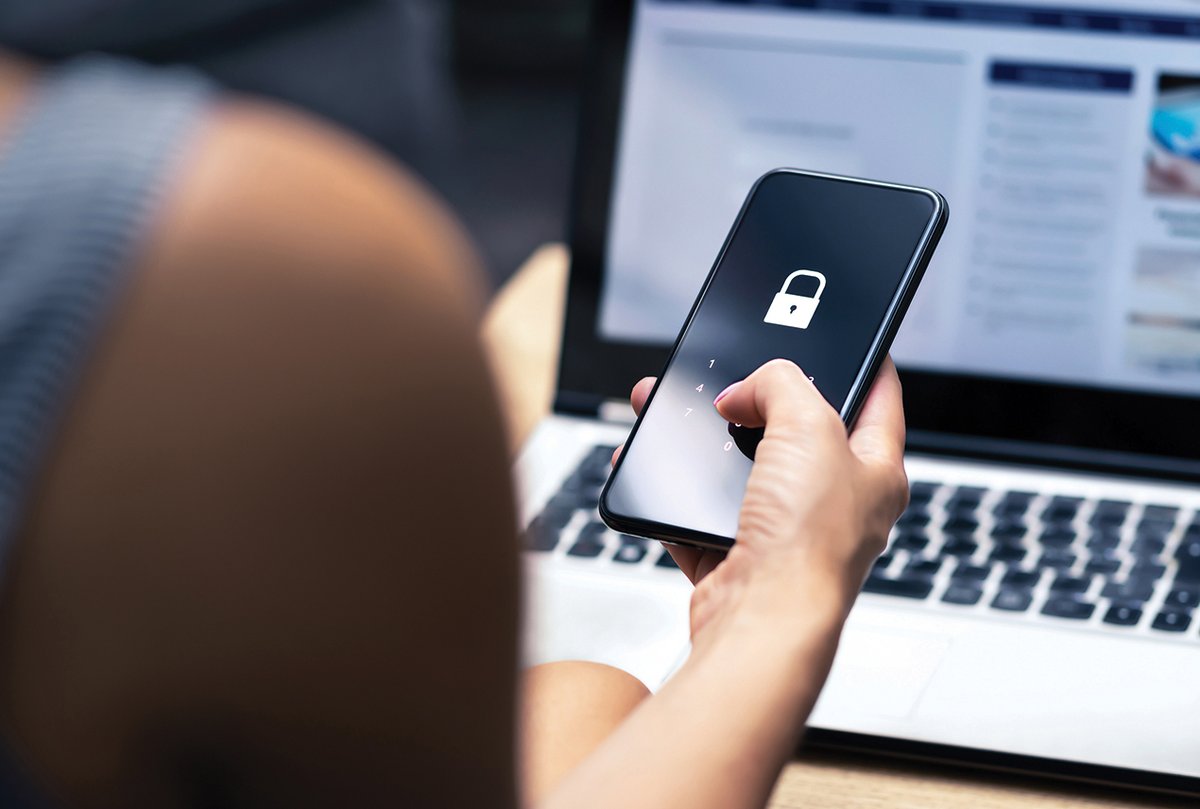 Lawmakers want the ability to search encrypted messages for child sexual abuse material © terovesalainen