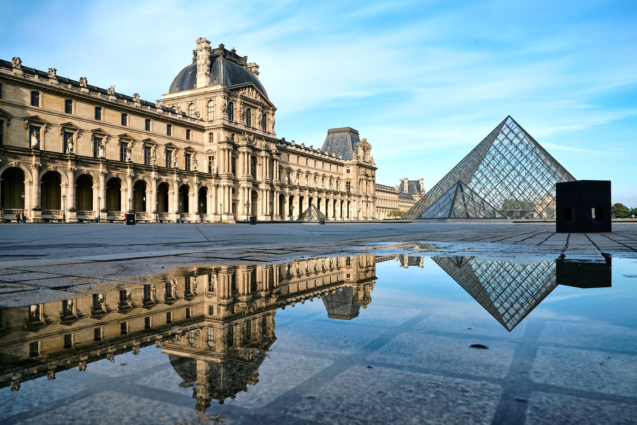 Coronavirus Louvre closes while Italian museums reopen following