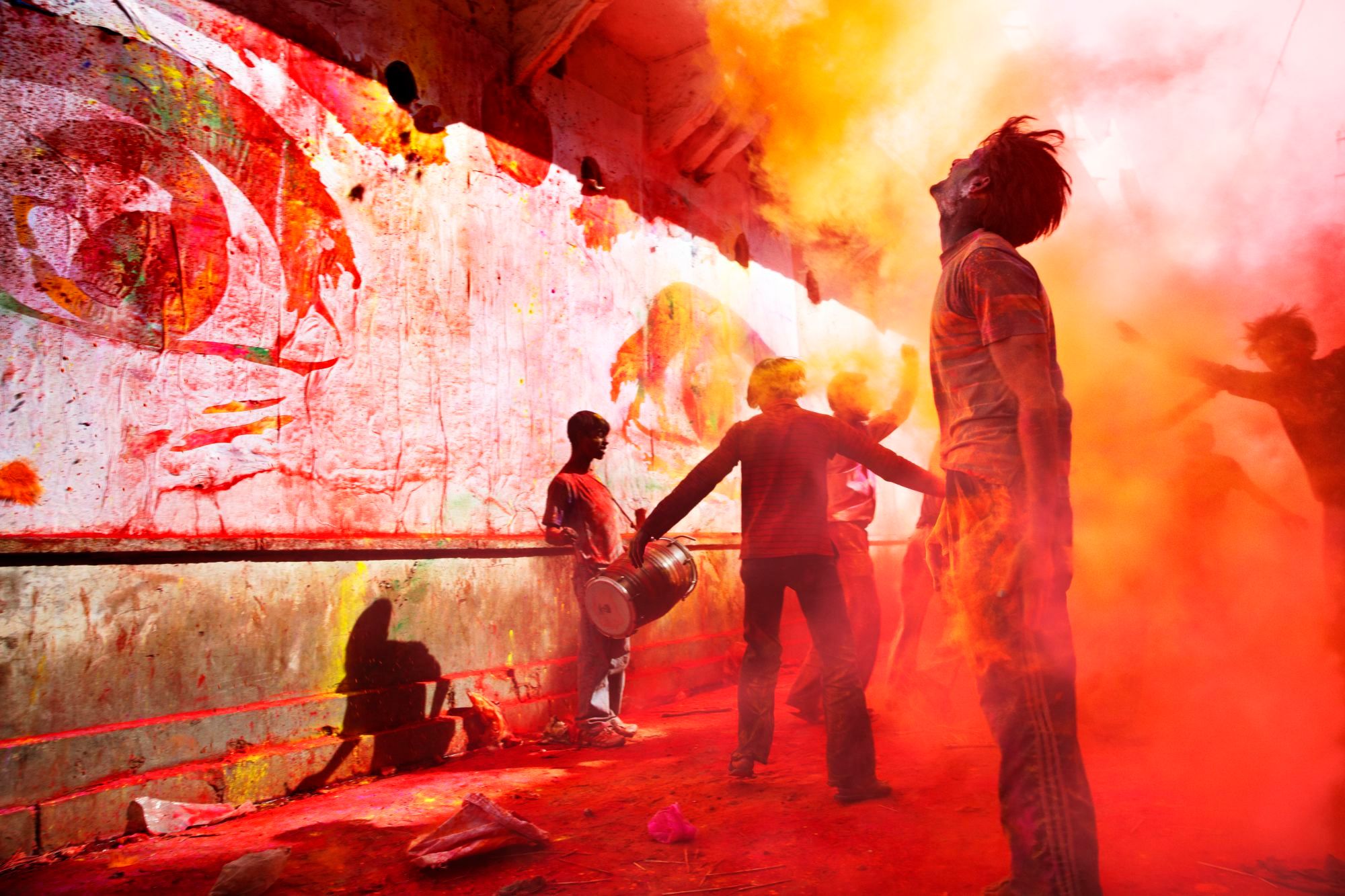 JR's 28 Millimetres, Women Are Heroes, Action in Jaipur, Holi Fest, India (2009) ©JR-ART.NET