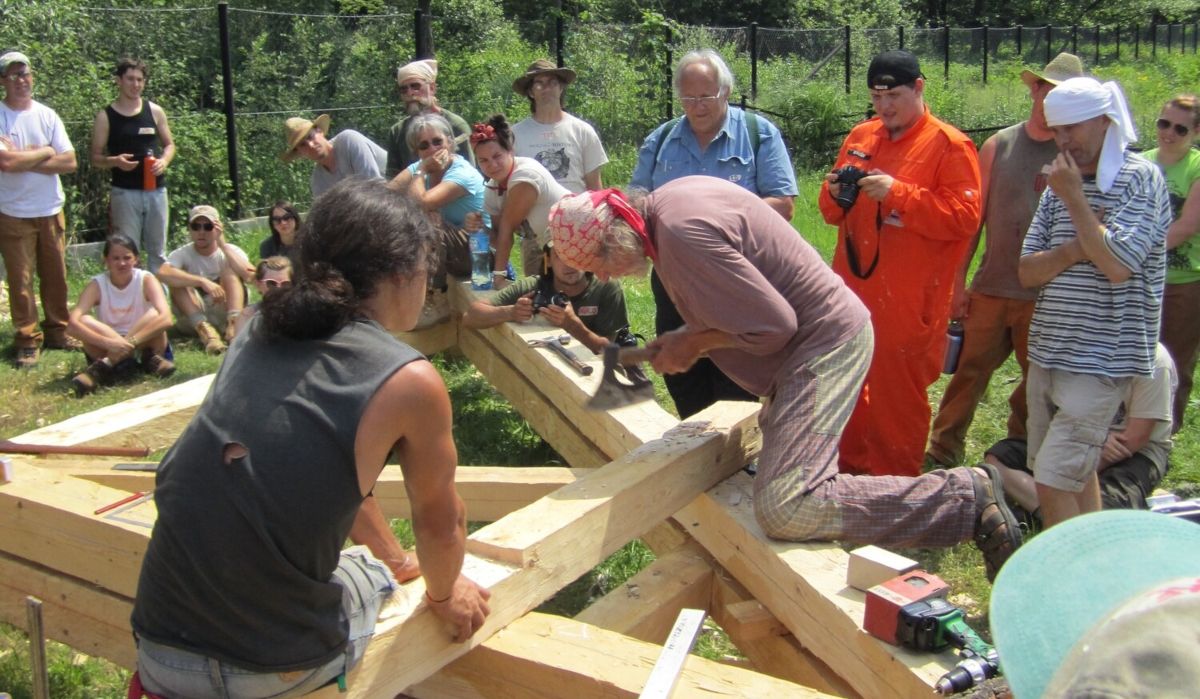 Handshouse held a roof truss building demonstration for the Gwozdziec Synagogue in Sanok, Poland in 2011-12 Photo: Handshouse Studio