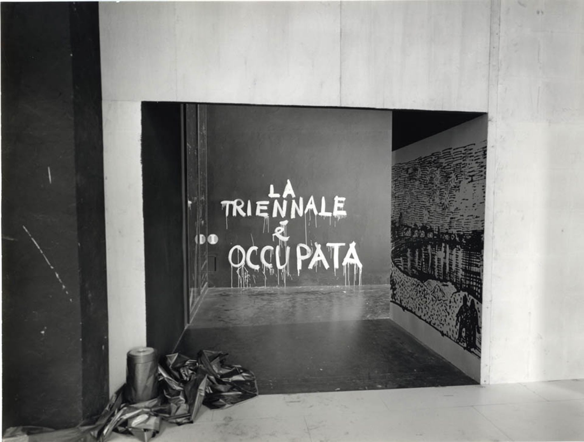 Protest graffiti in the section La forma della città di notte by Gyorgy Kepes, Thomas and Mary McNulty. Triennale Milano's 1968 international exhibition was occupied on its opening day in support of contemporaneous Paris street protests Triennale Milano—Publifoto