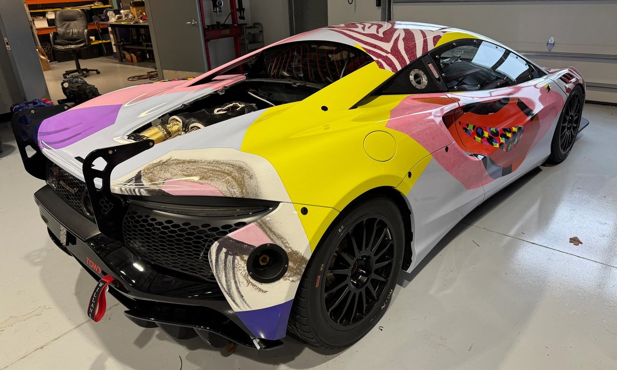 Mickalene Thomas is bringing the glam to motorsport – The Art Newspaper Mickalene Thomas is bringing the glam to motorsport – The Art Newspaper