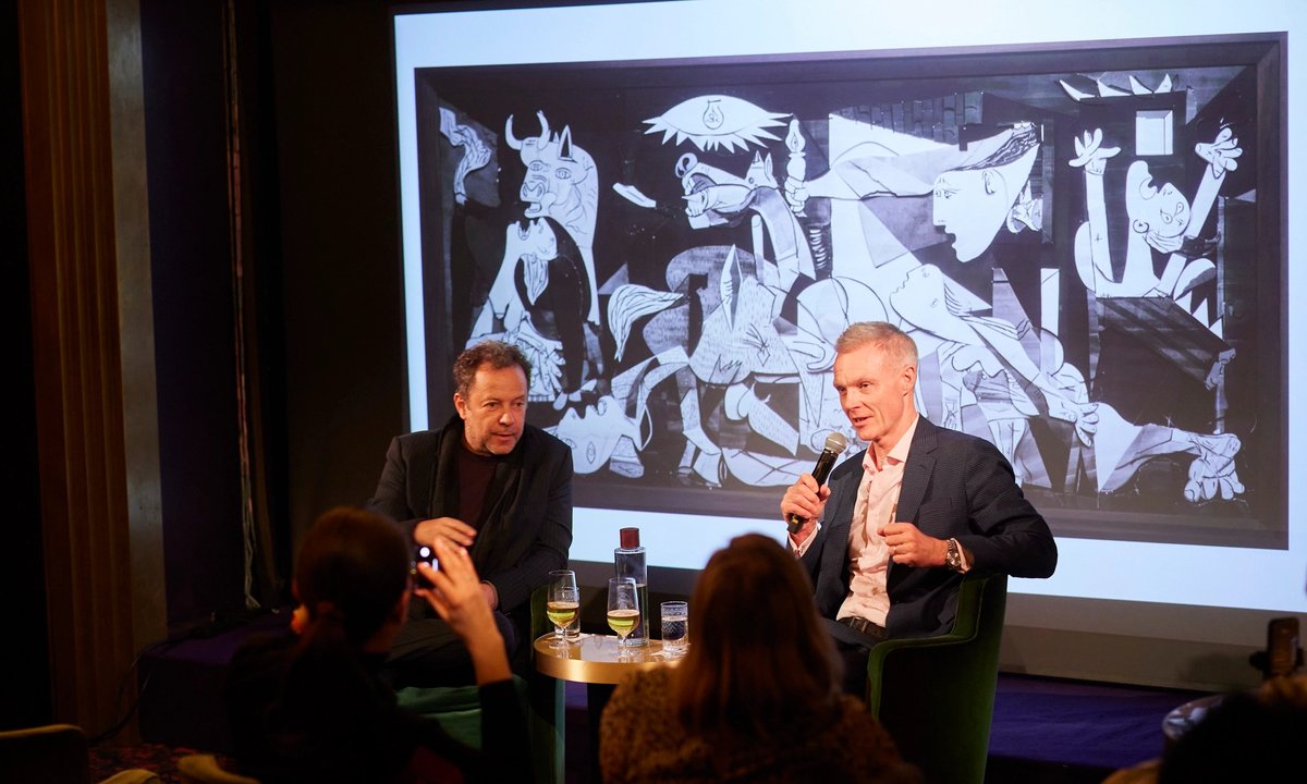 Mischievous Vik Muniz recollects label-swapping incident at MoMA Mischievous Vik Muniz recollects label-swapping incident at MoMA