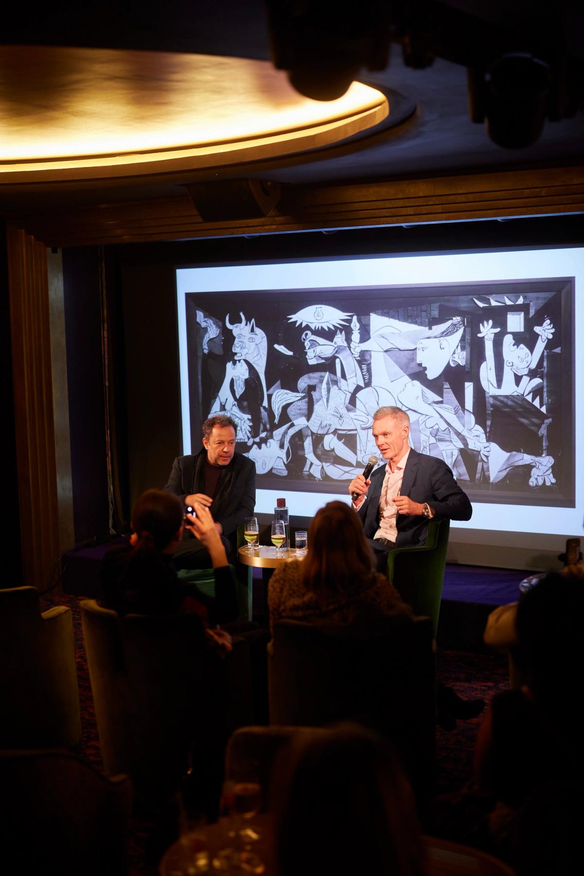 Vik Muniz and Tim Marlow at The Arts Club in London
courtesy KTW