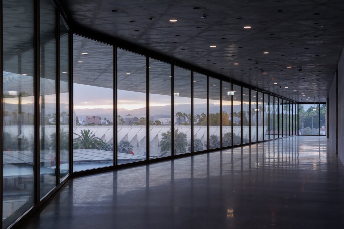 David Geffen Galleries at Lacma, looking northwest at dusk from exhibition level toward Resnick Pavilion Photo © Iwan Baan