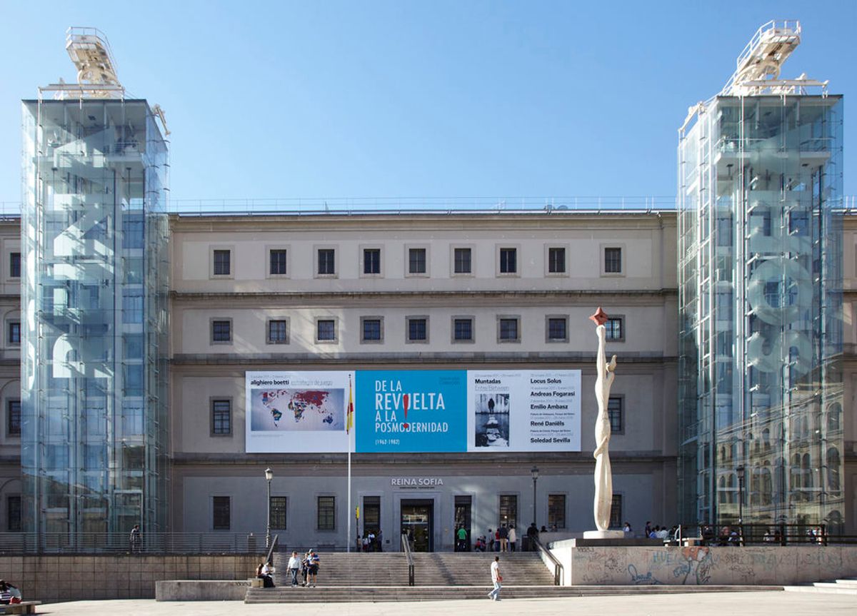 The exterior of the Museo Reina Sofia, Madrid. The long-serving director Manuel Borja-Villel was allegedly ousted following a right-wing manufactured culture war.
Photo: Museoreinasofia via Wikimedia