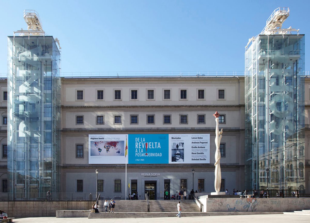 The exterior of the Museo Reina Sofia, Madrid. The long-serving director Manuel Borja-Villel was allegedly ousted following a right-wing manufactured culture war.
Photo: Museoreinasofia via Wikimedia