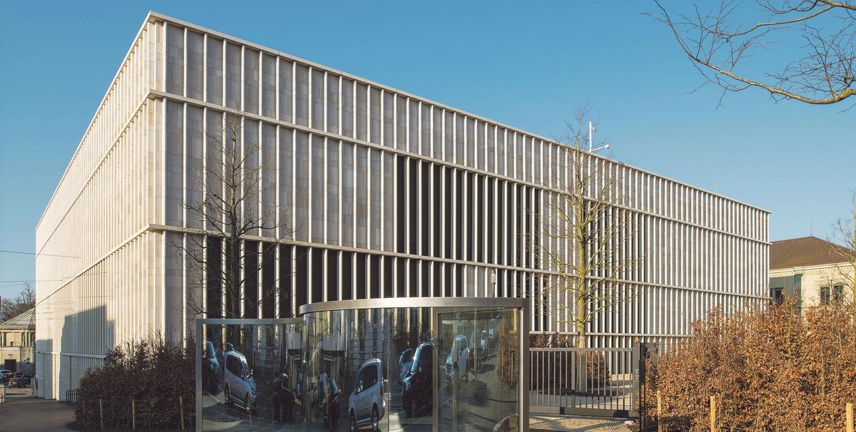 The new Kunsthaus Zurich extension, with Dan Graham’s Sine Wave/ZigZag (2007-09) Photo: © Juliet Haller; City of Zurich Urban Planning Department; Artwork © Dan Graham