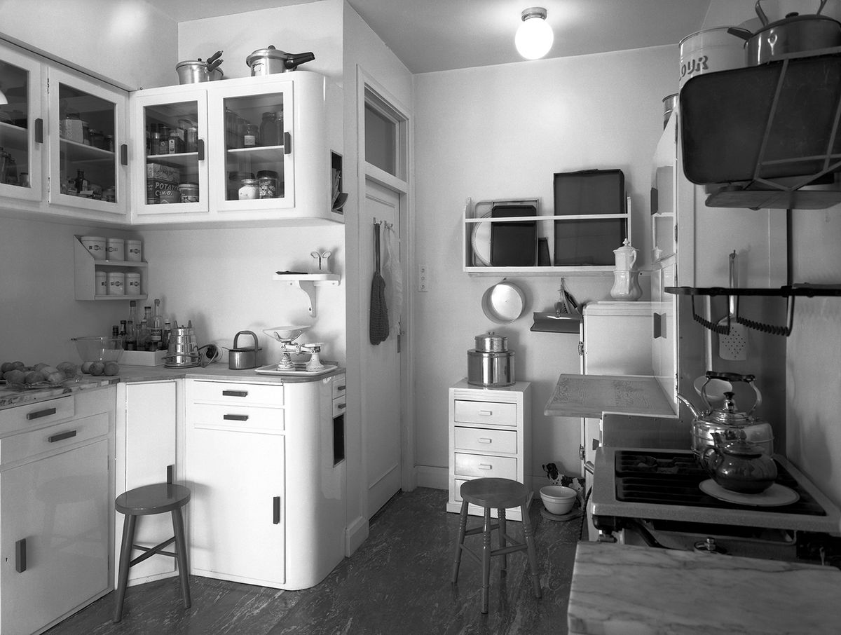 Mrs Vernon Tate’s 1930s kitchen at 7 Princes Gate, Knightsbridge
Photo © Historic England