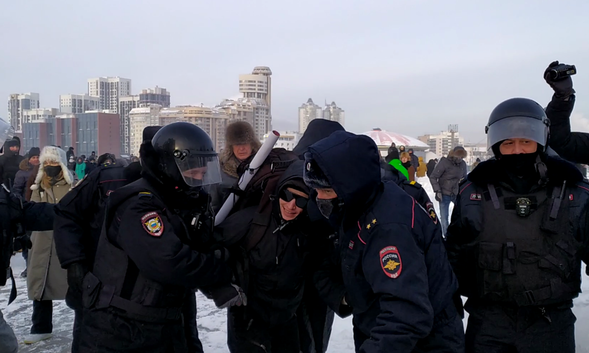 Pussy Riot Members And Street Artist Among Thousands Detained At Russia S Pro Navalny Protests