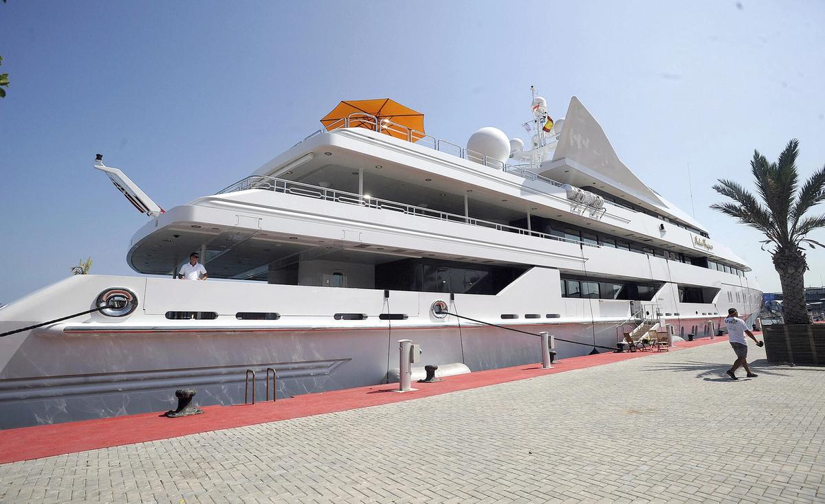 Works of art were spirited away from the super-yacht Indian Empress  before it was seized by authorities © Diego Tuson/AFP/Getty Images