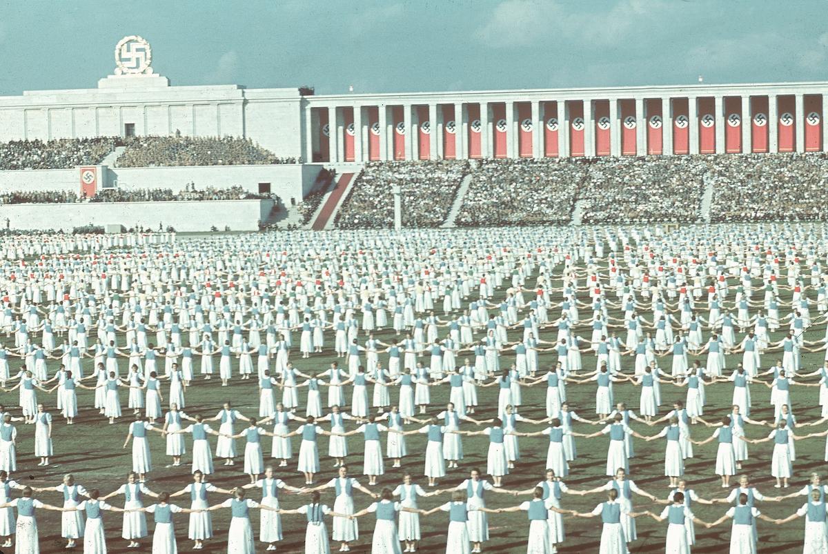 League of German Girls Dancing during the Reichs Party Congress (1938) © Hugo Jaeger/Timepix/The LIFE Picture Collection/Getty Images