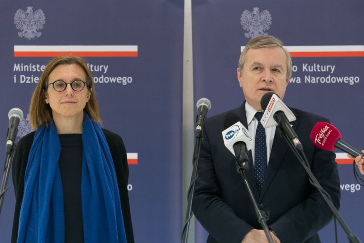 Hanna Wróblewska, the director of the Zacheta National Gallery of Art in Warsaw (left) and Piotr Glínski (right) Photo: Jacek Łagowski