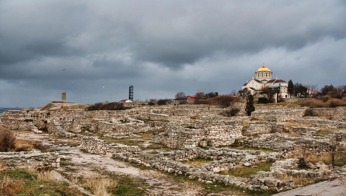 Russia has begun excavations at the ancient city of Tauric Cheronese, listed as a Unesco World Heritage site in 2013 