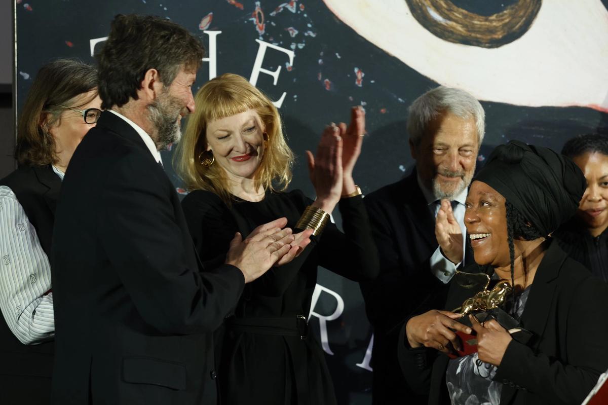 Sonia Boyce receiving the Golden Lion for best national participation at the Venice Biennale Photo: Andrea Avezzù; courtesy of La Biennale di Venezia