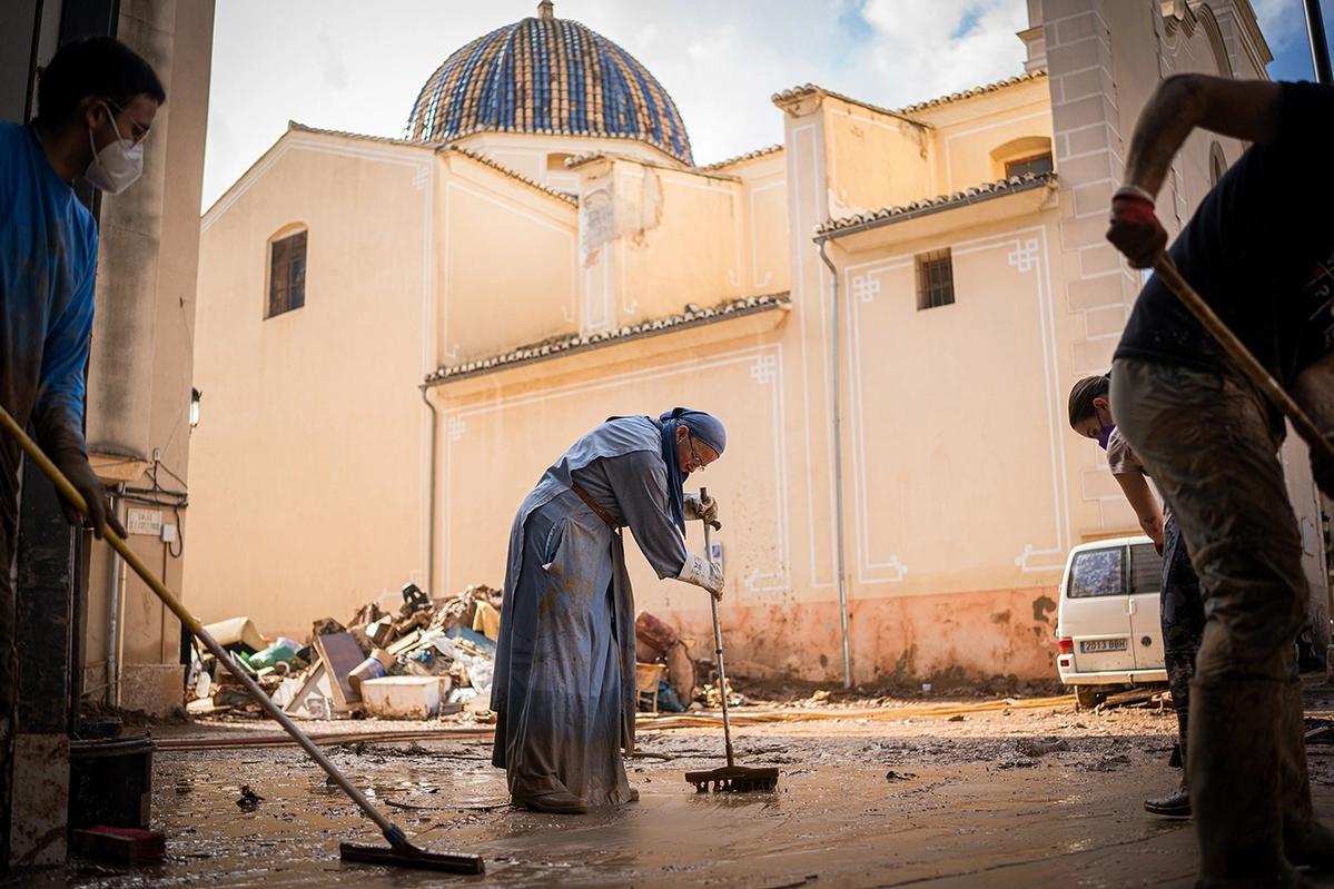 Across the region, communities have been taking part in the clean-up Photo by Pau Venteo/NurPhoto via Getty Images