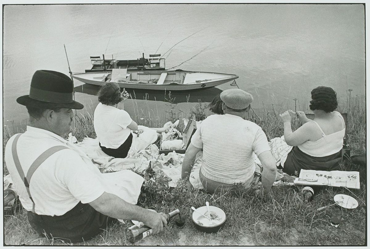 Cartier-Bresson’s Dimanche sur les bords de Seine, France (1938) inspired Annie Leibovitz as a young painting student in San Francisco © Fondation Henri Cartier-Bresson/Magnum Photos
