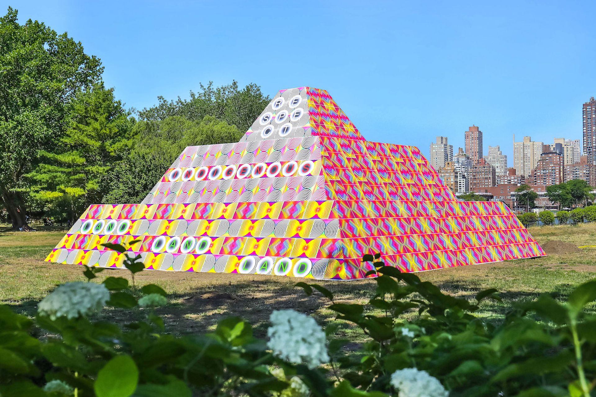Jeffrey Gibson, Because Once You Enter My House It Becomes Our House, 2020 Courtesy of the artist; Socrates Sculpture Park; Sikkema Jenkins & Co., New York; Kavi Gupta, Chicago; and Roberts Projects, Los Angeles. Image: Scott Lynch