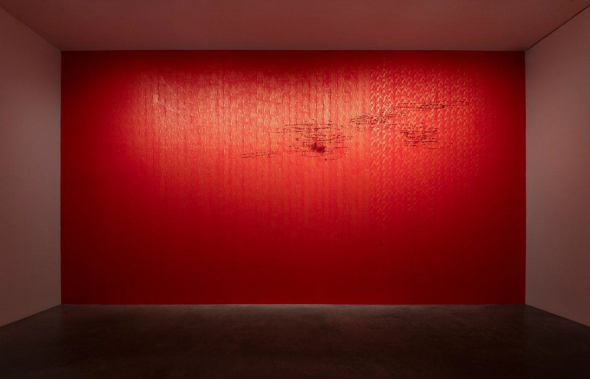 David Hammons, Untitled from Flight Fantasy series (1995), is on display at Tate Modern © David Hammons. Photo © Tate (Oliver Cowling)