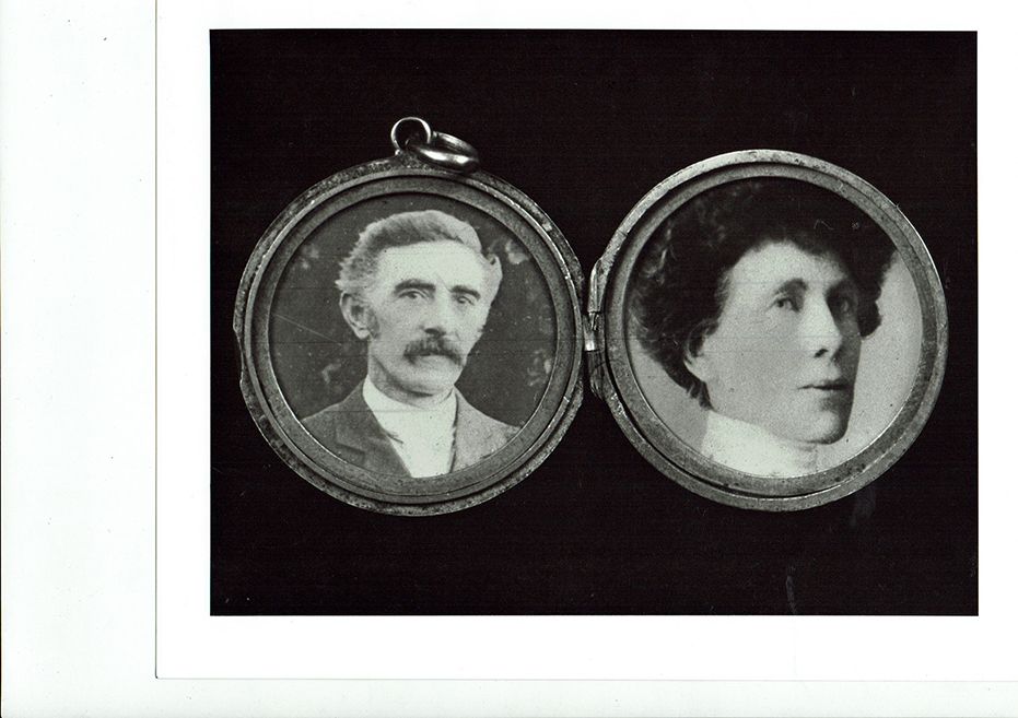Gold locket with photographs of Samuel Plowman and the likely subject of Van Gogh's unrequited love, Eugenie Loyer (late 19th century). Now owned by their descendants © Yoke Matze MA