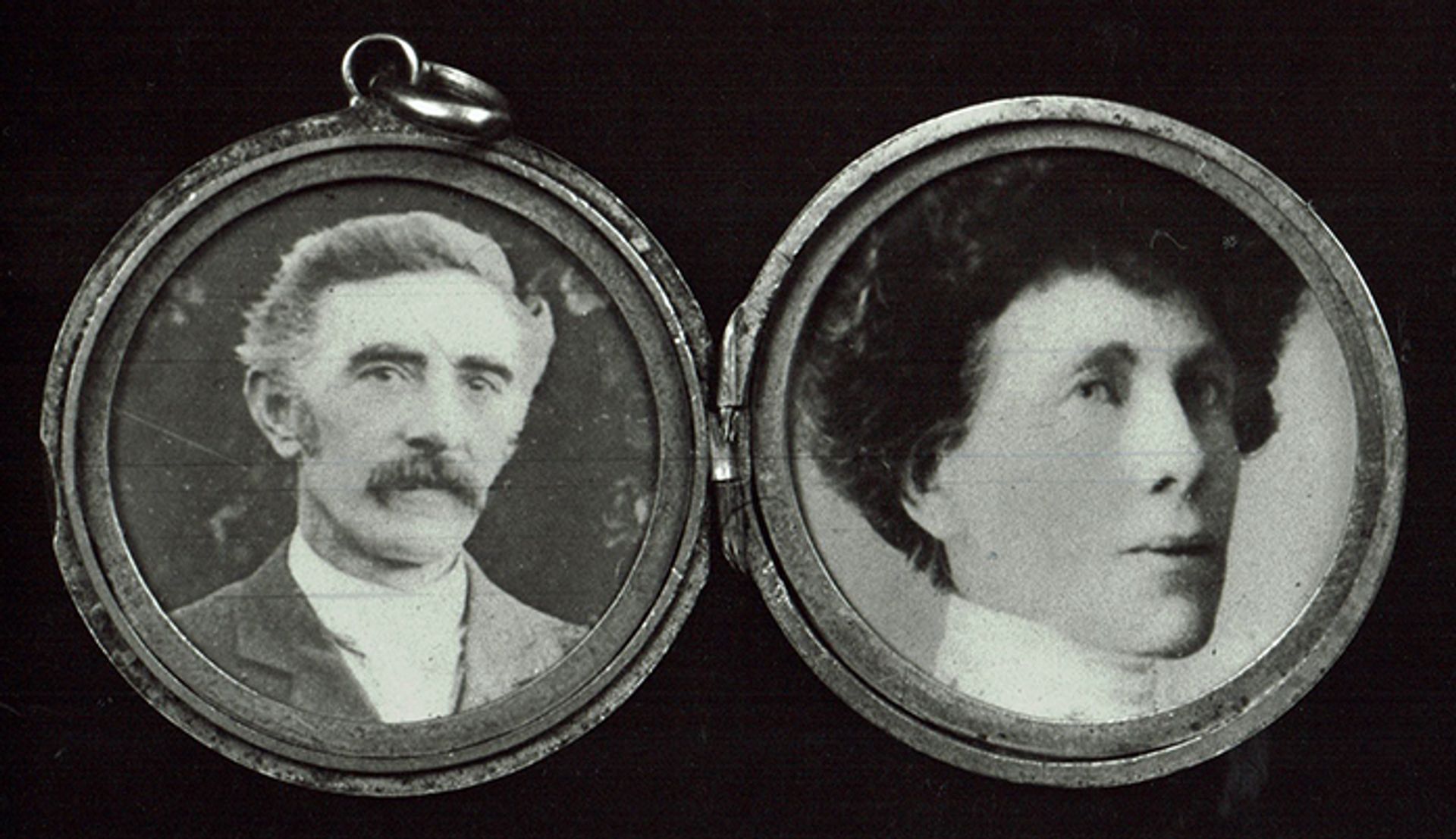 Gold locket with photographs of Samuel Plowman and the likely subject of Van Gogh's unrequited love, Eugenie Loyer (late 19th century). Now owned by their descendants © Yoke Matze MA