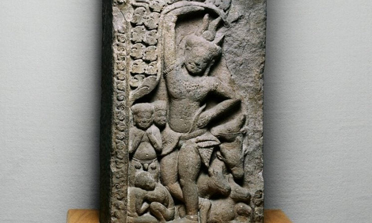 Art Institute of Chicago to return 12th-century temple artefact to Thailand Art Institute of Chicago to return 12th-century temple artefact to Thailand