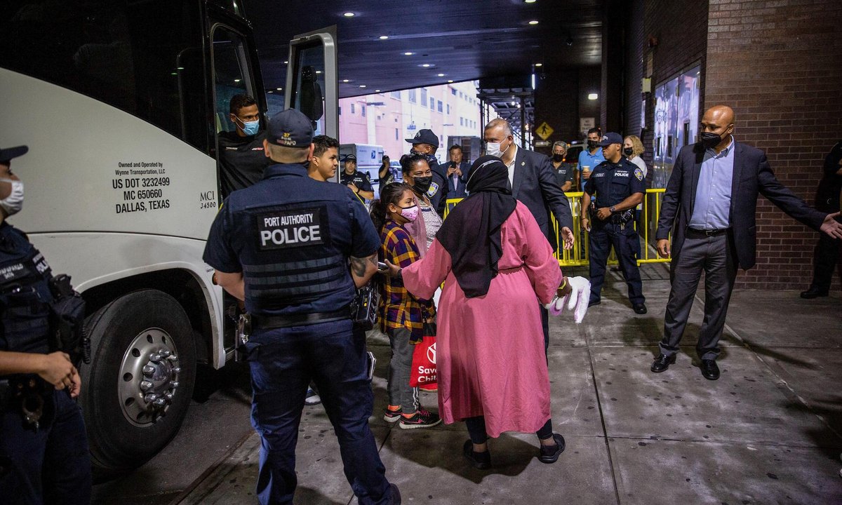 Artists and gallery gather donations for asylum-seekers bused to New York by Texas governor Artists and gallery gather donations for asylum-seekers bused to New York by Texas governor