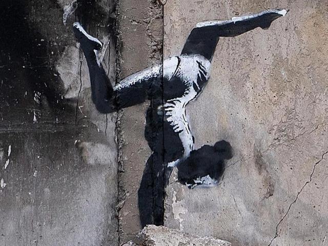 Banksy mural appears on derelict farmhouse in Kent's Herne Bay