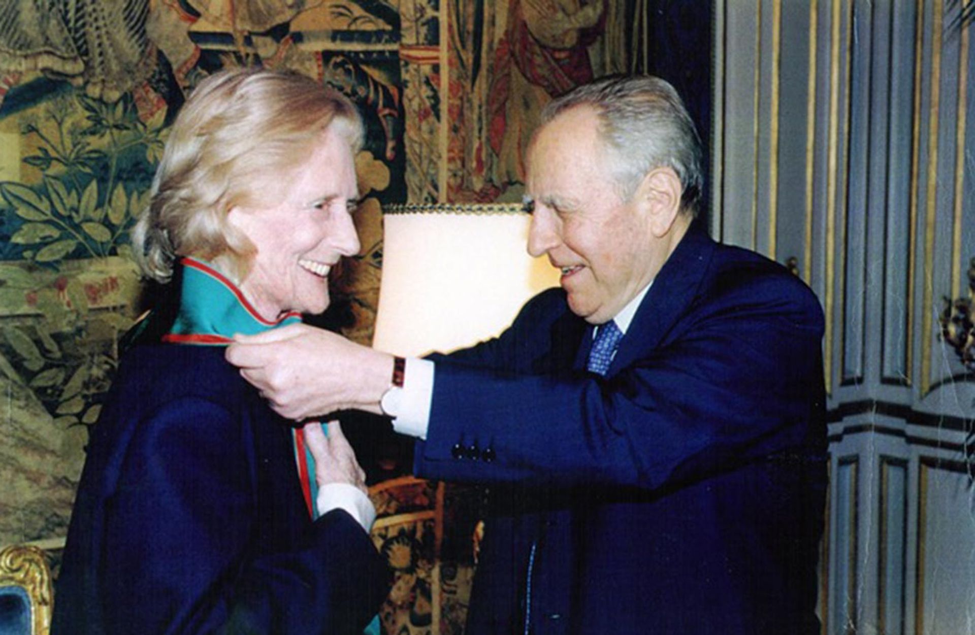 Desideria Pasolina Dall'Onda is made Cavaliere di Gran Croce, Italy's most prestigious civilian award, by President Carlo Ciampi, 2001 Courtesy of Italia Nostra