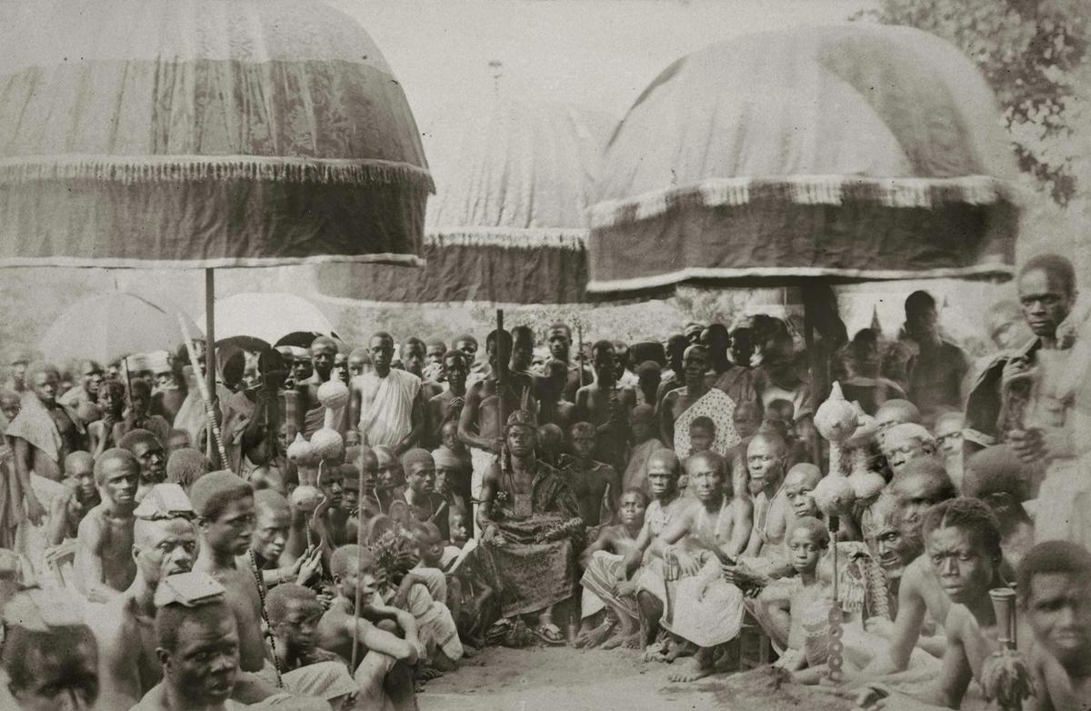 People of the Asante kingdom, photographed in Kumasi in 1887. Nine years later, the British military invaded the kingdom, at which time the trumpet, with a skull attached, is believed to have been taken
National Archives