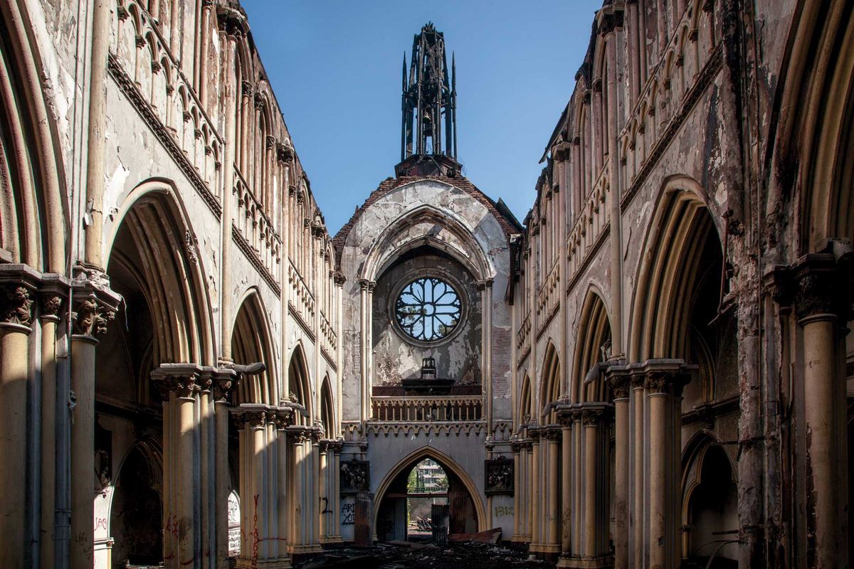 A second protest-related fire in October 2020 burned the church’s roof, altar, apse and nave Photo: Daniella Toledo; courtesy Latin American Centre for Stained Glass