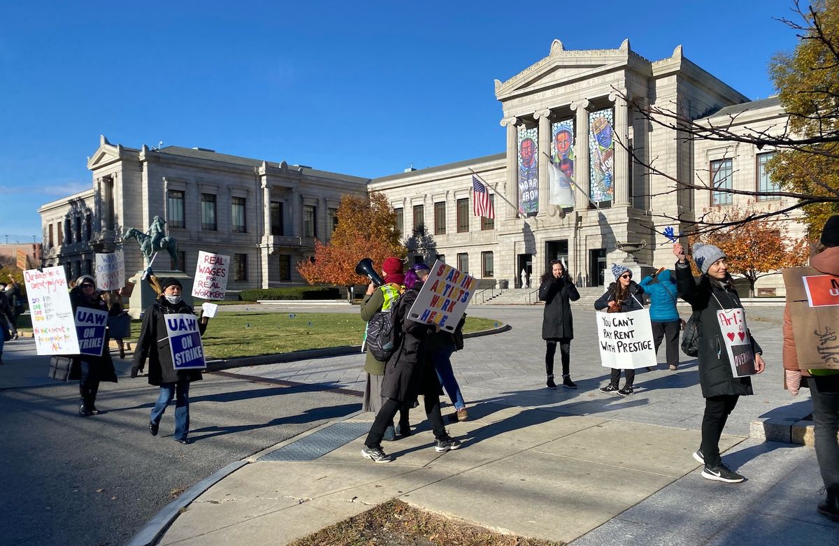 Striking workers outside the Museum of Fine Arts, Boston. Courtesy Local 2110-UAW