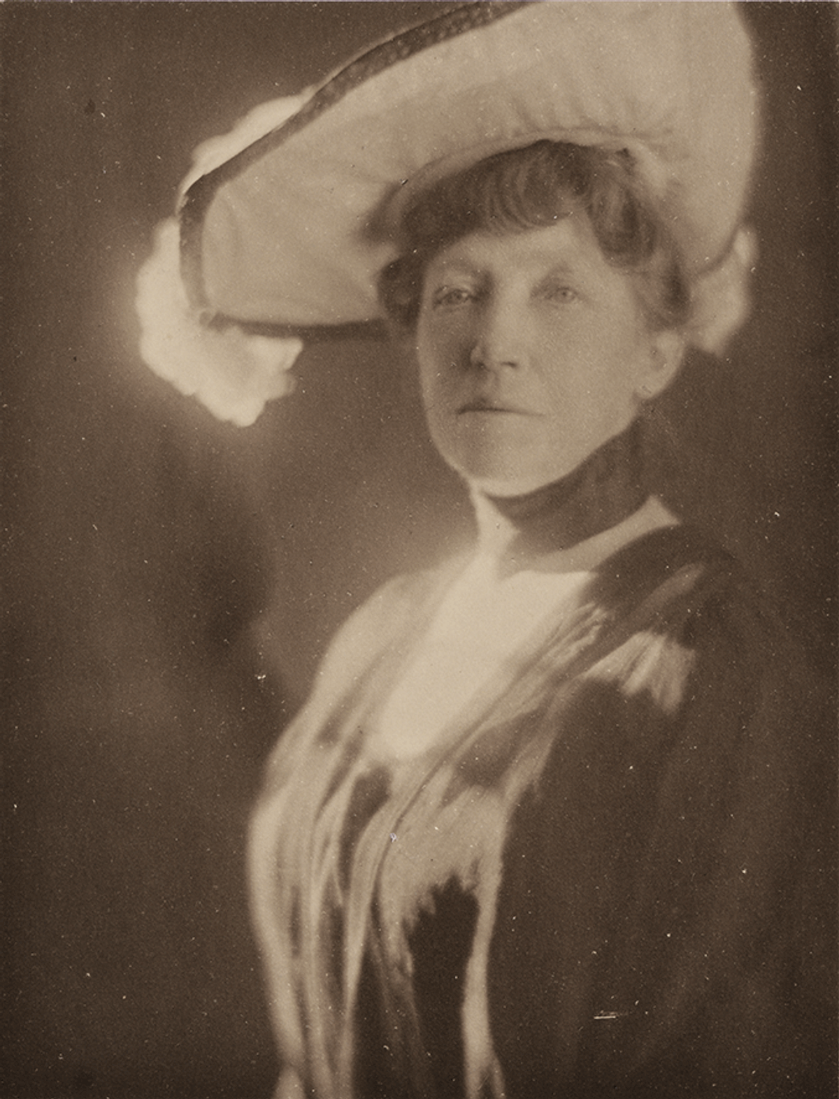 The ‘Sphinx of Fenway Court’: Baron Adolf de Meyer’s 1906 photograph of Isabella Stewart Gardner
© 2016 Isabella Stewart Gardner Museum, Boston