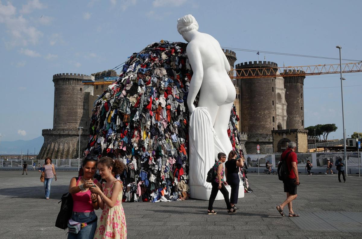 The installation in place before the arson attack, with the city's Castel Nuovo (New Castle) in the background
Photo: Independent Photo Agency/Alamy Live News