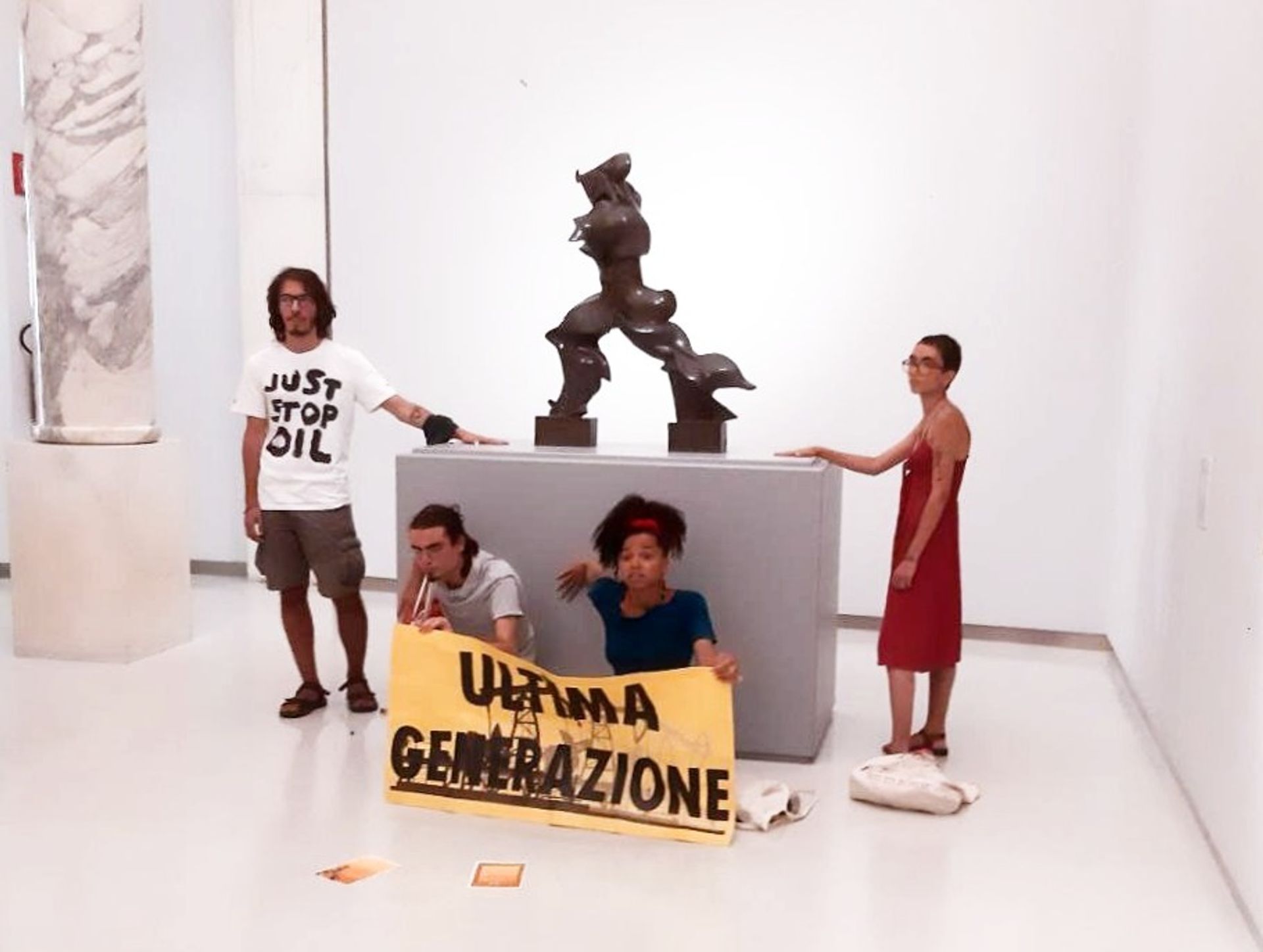 A week after their demonstration at Florence's Gallerie degli Uffizi, Ultima Generazione are back with a protest at the Museo del Novecento in Milan
