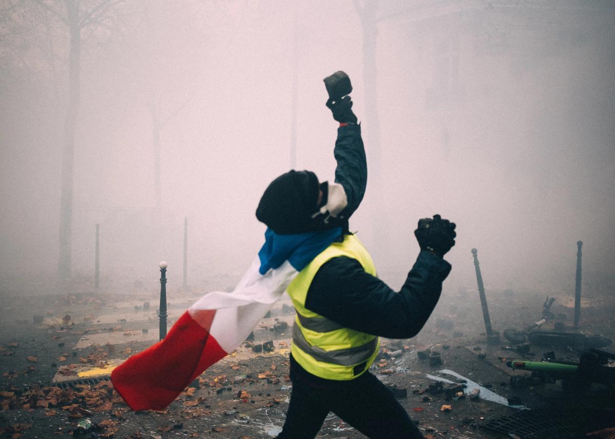 Boby. Act III of the Gilets Jaunes movement, Avenue Friedland, Paris, December 1st, 2018. Courtesy of the photographer. From the exhibition 50 Years Through the Eyes of Liberation © the artist, courtesy Rencontres d’Arles 2023