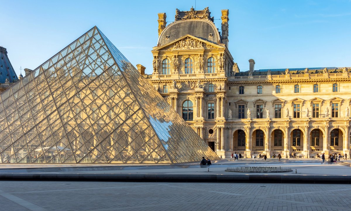 Louvre heist the work of 'petty criminals', Paris prosecutor says