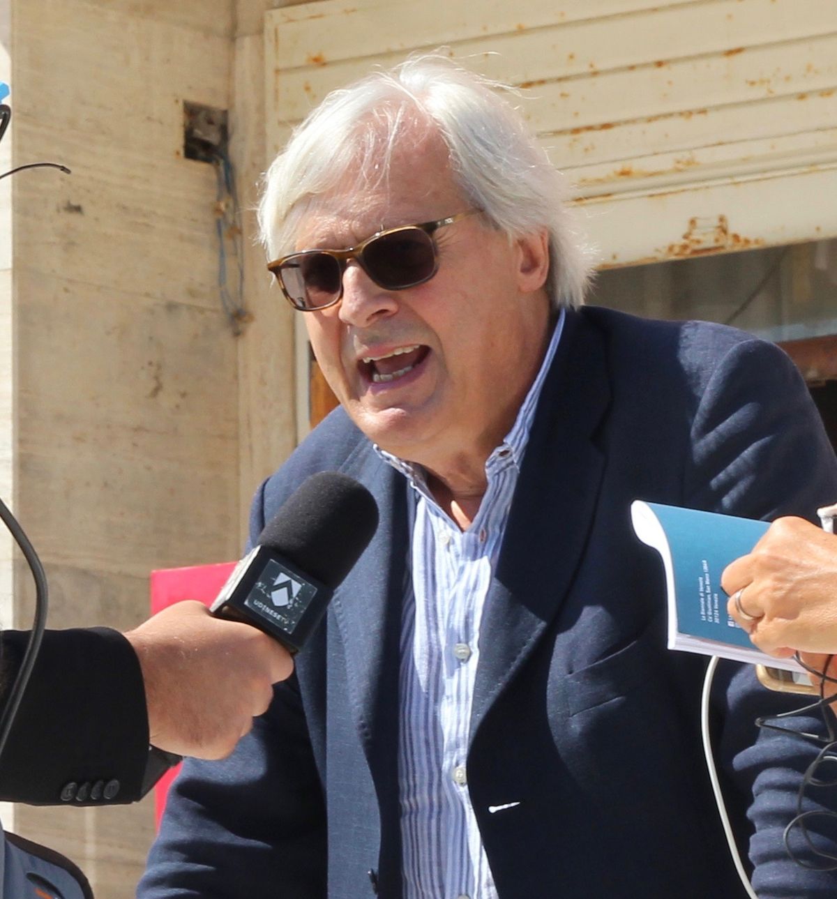 Vittorio Sgarbi speaks to reporters in Venice in 2020 Photo by Pietro Luca Cassarino, via Flickr
