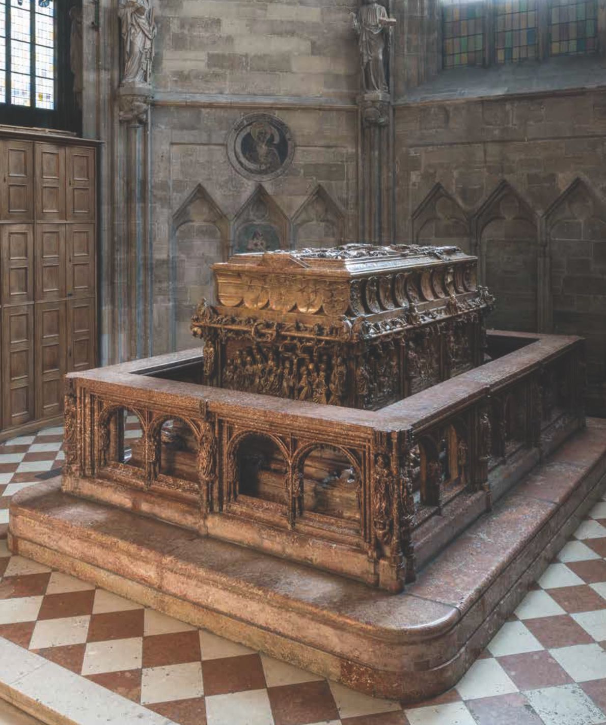 Photographs taken through a small hole drilled into the sepulchre of Frederick III revealed treasures including an imperial orb, cross, and sceptre © KHM-Museumsverband