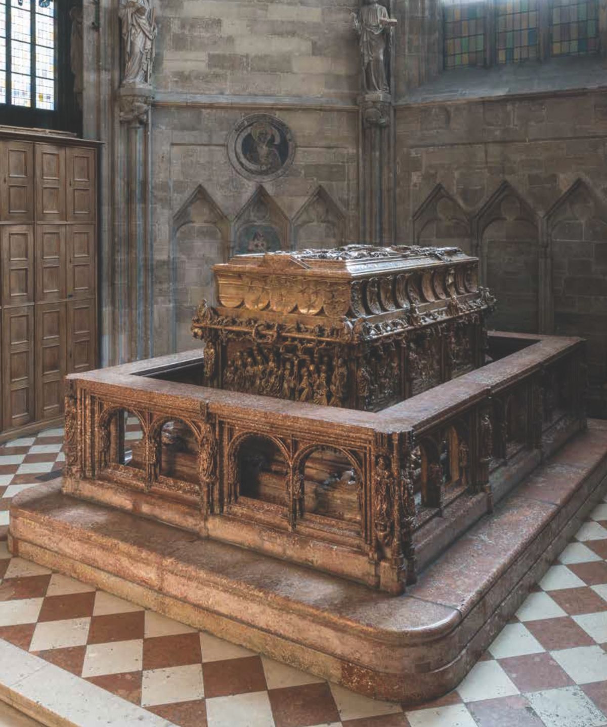 Photographs taken through a small hole drilled into the sepulchre of Frederick III revealed treasures including an imperial orb, cross, and sceptre © KHM-Museumsverband