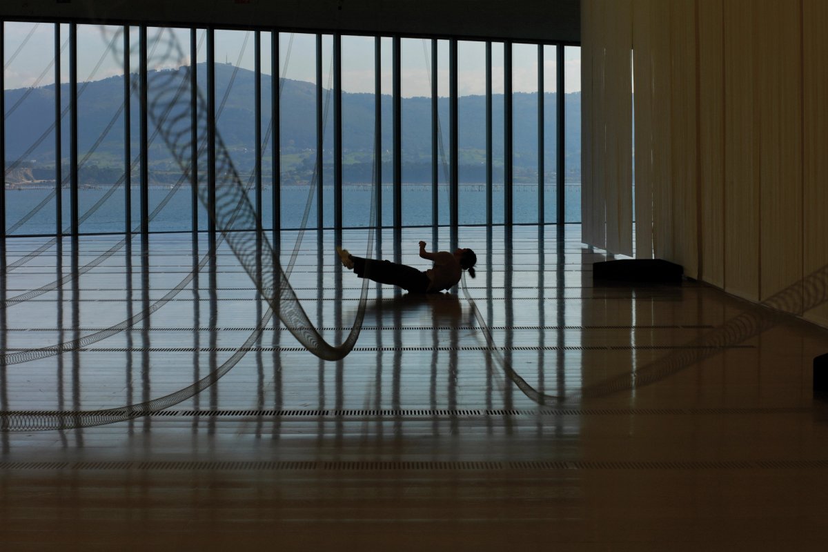 Cooking Sections, Waves Lost at Sea (Las olas perdidas), 2025. Exhibition view. Centro Botín
Foto/Photo: Lourdes Cabrera