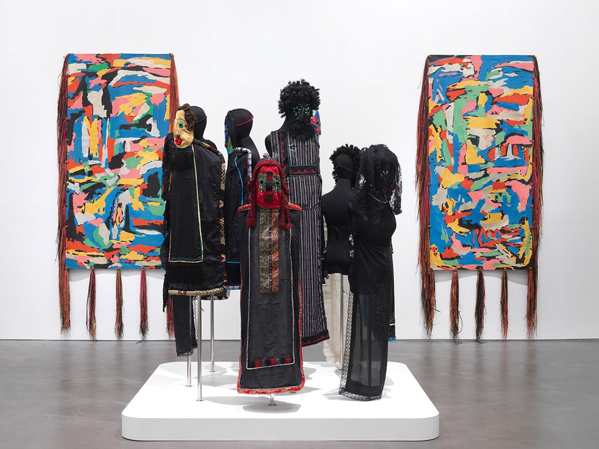 The New Museum retrospective covers the sweep of Ringgold’s six-decade career, including mask sculptures from 1973, and, behind, two fabric-and-paint works, from the 1983 California Dah series ©dariolasagni.com