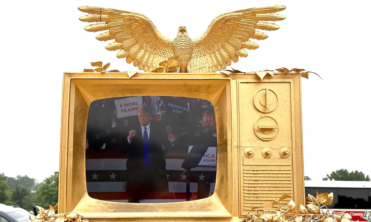 Trump dances with Jeffrey Epstein in new National Mall sculpture