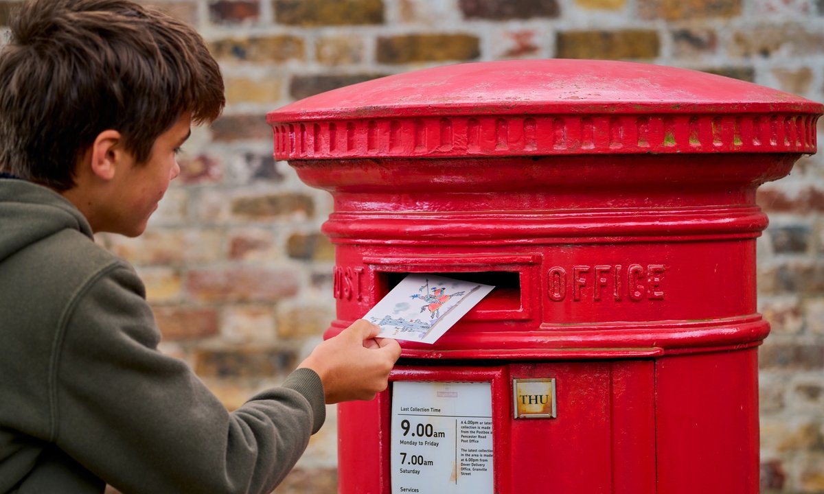 No one is sending postcards any more—but English Heritage is fighting back – The Art Newspaper No one is sending postcards any more—but English Heritage is fighting back – The Art Newspaper