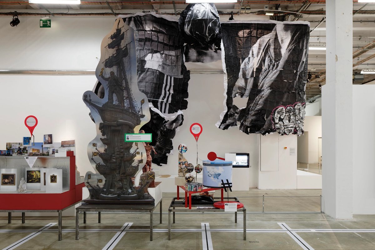 Installation view of L'Ennemi de mon ennemi at Palais de Tokyo Palais de Tokyo