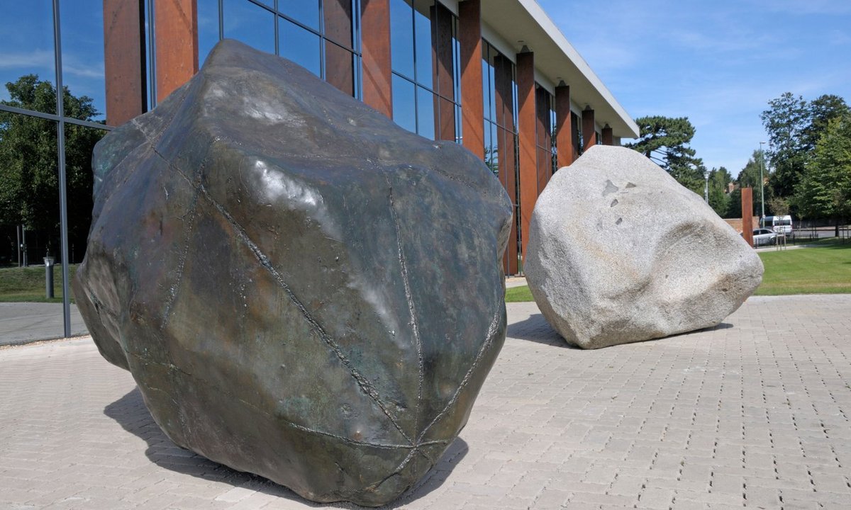 Antony Gormley sculpture quietly removed and sold off by UK council – The Art Newspaper Antony Gormley sculpture quietly removed and sold off by UK council – The Art Newspaper